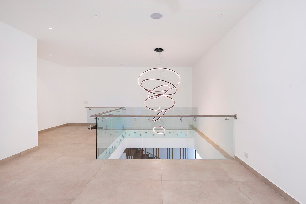 Gated Pool Residence, Escazu, San Jose