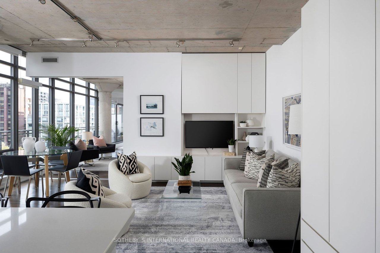 DESIGNER LOWER PENTHOUSE 