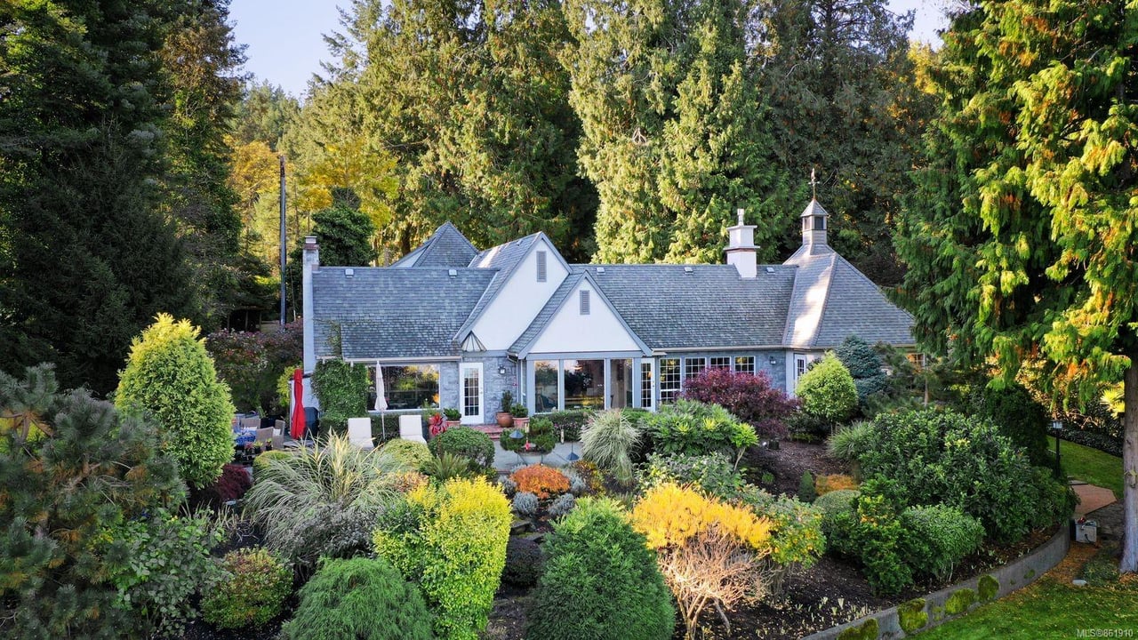 4349 Kingscote Rd, Cobble Hill