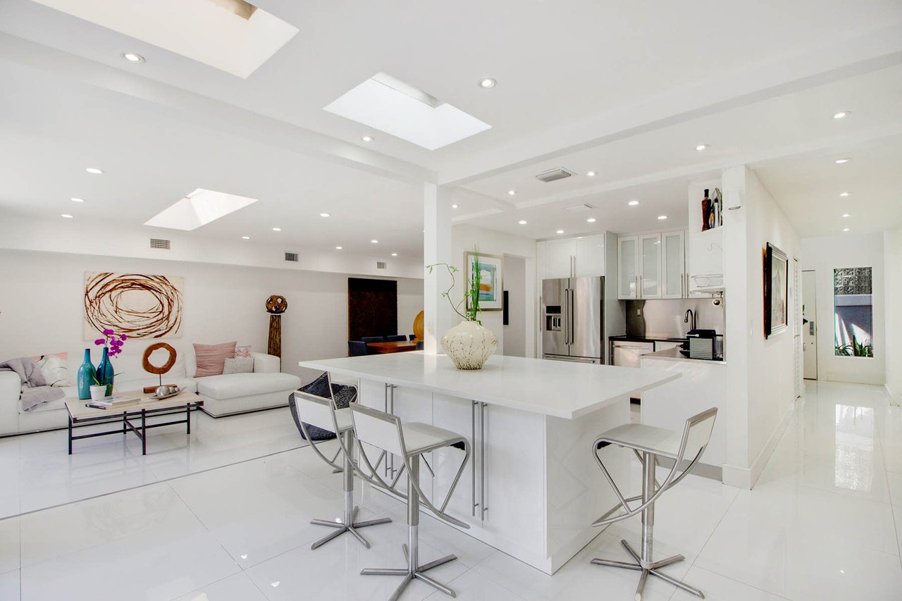 South Grove Modern Masterpiece