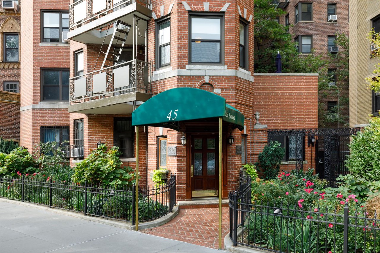 45 Plaza St W Unit: 6D