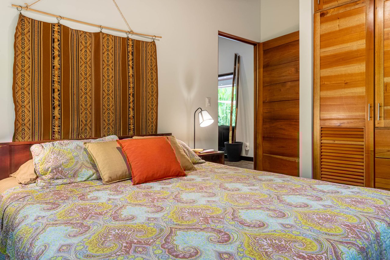 Uvita Garden Villa and Casita, 4 Bedrooms Total, Walking Distance To All