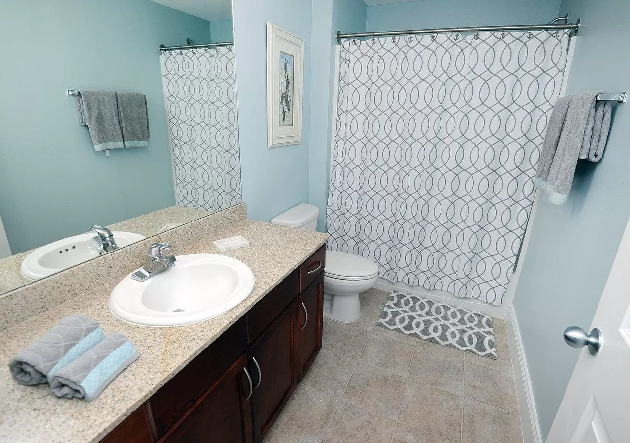 9860 S Thomas Drive Unit 1015