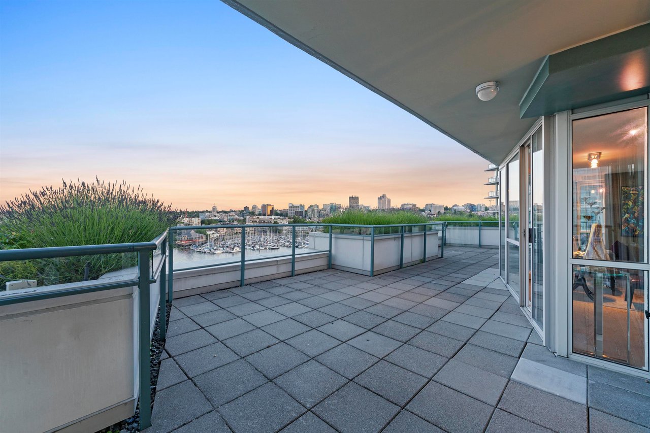 1006-1288 Marinaside Cres