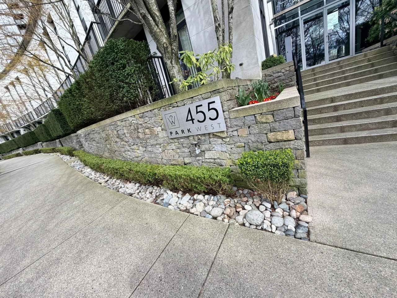 603-455 Beach Cres