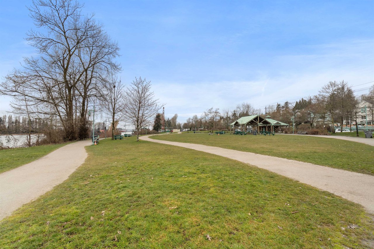 611-2733 Chandlery Pl