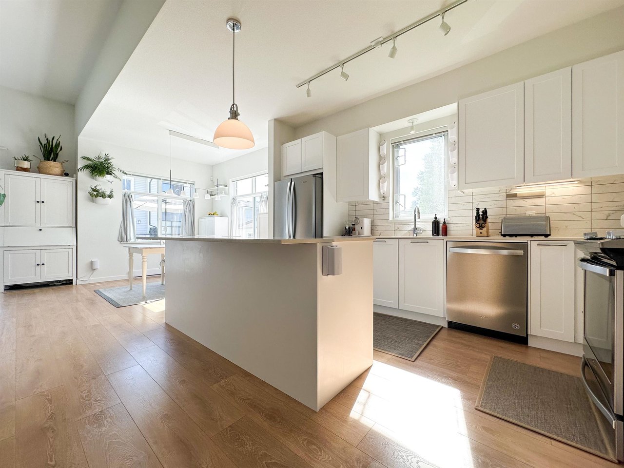 201-18505 Laurensen Pl