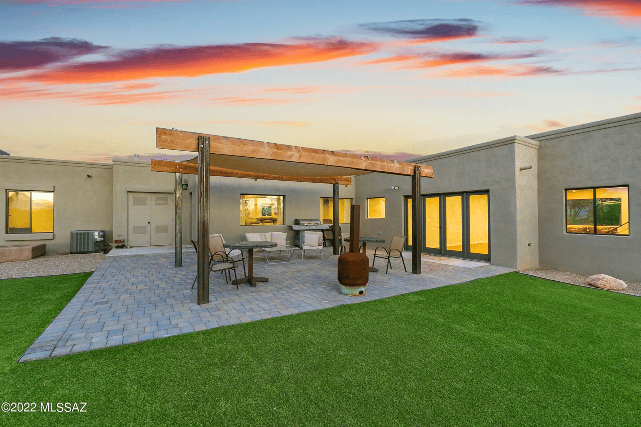 2236 W Owl Head Pl