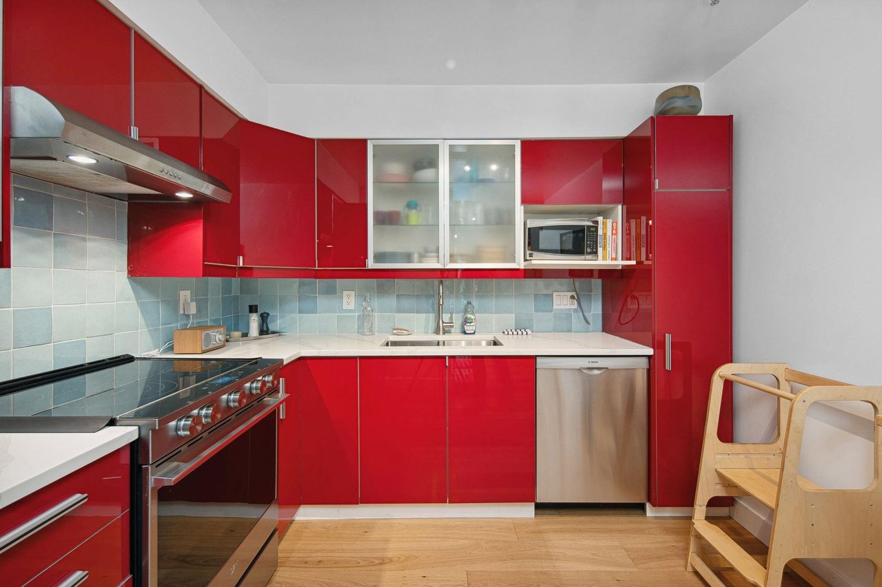 101-3909 Fraser St