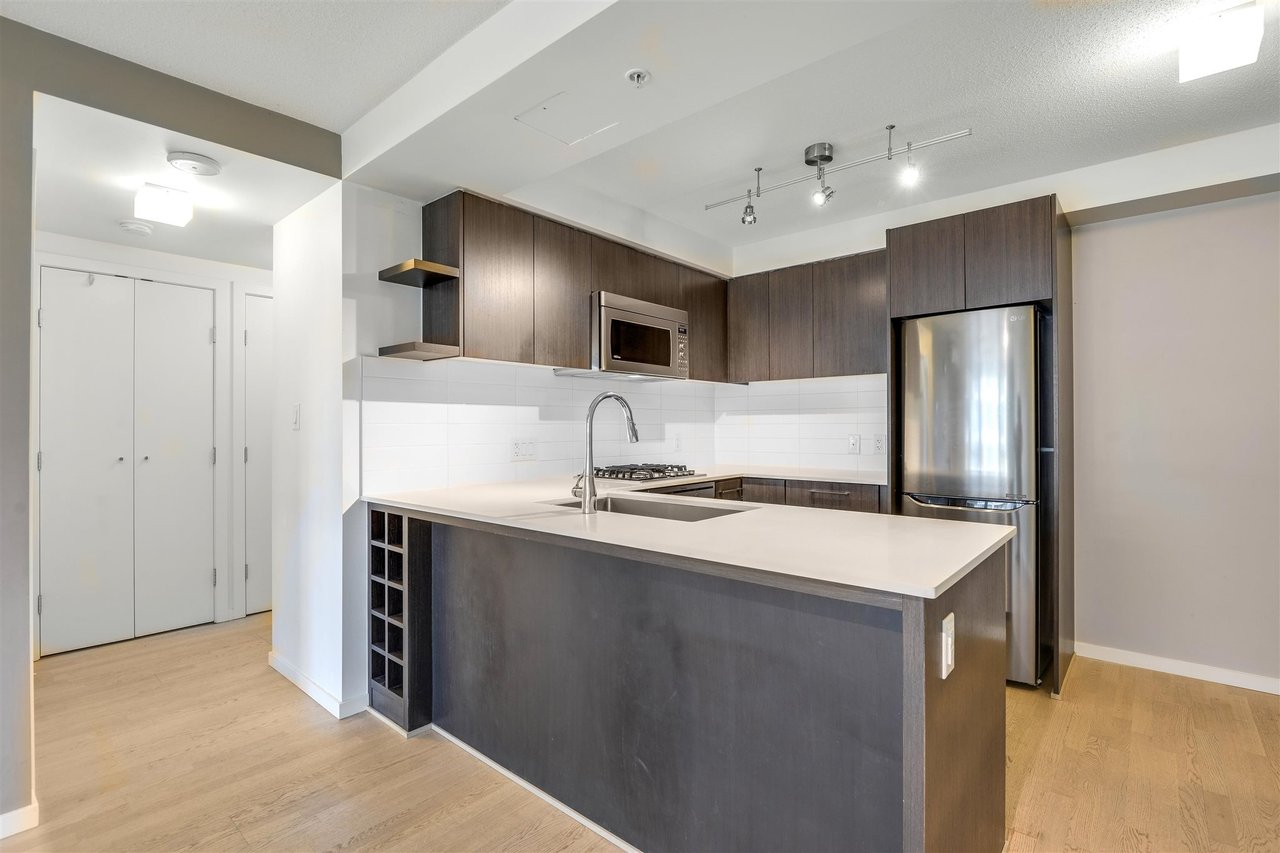 302-7988 Ackroyd Rd