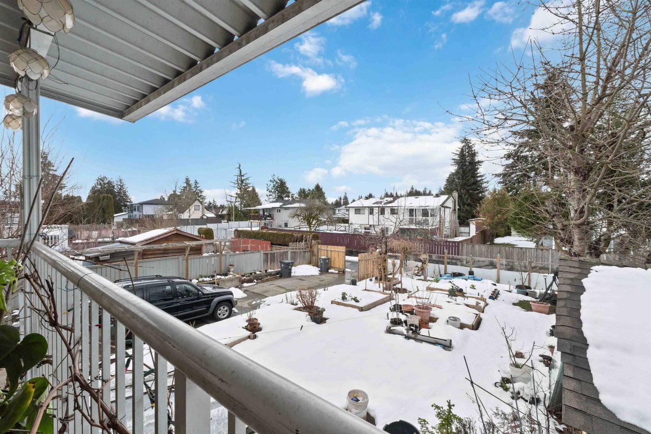 15774 96 Ave