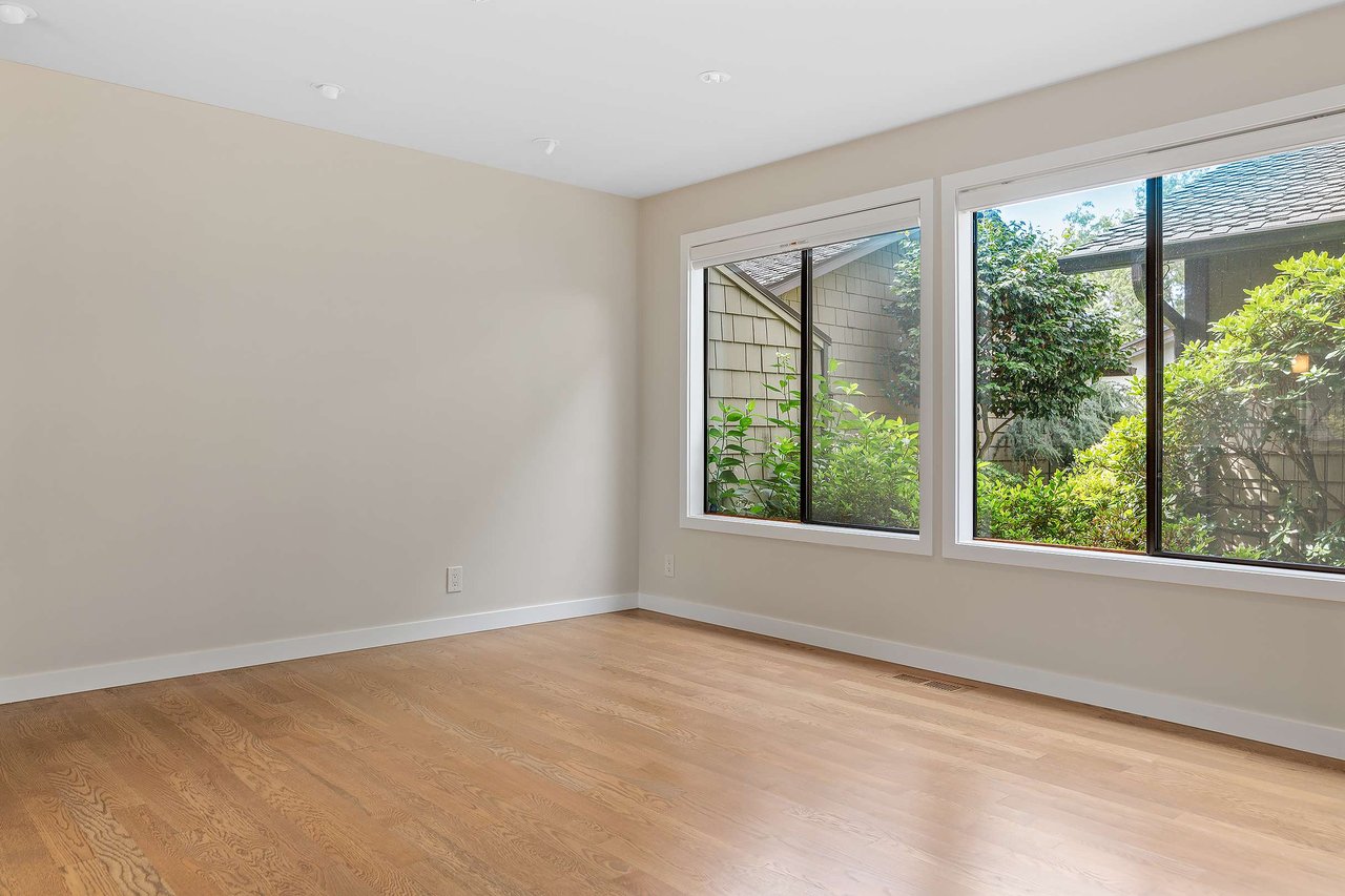 Stylish Townhome Oasis in Stendall Place