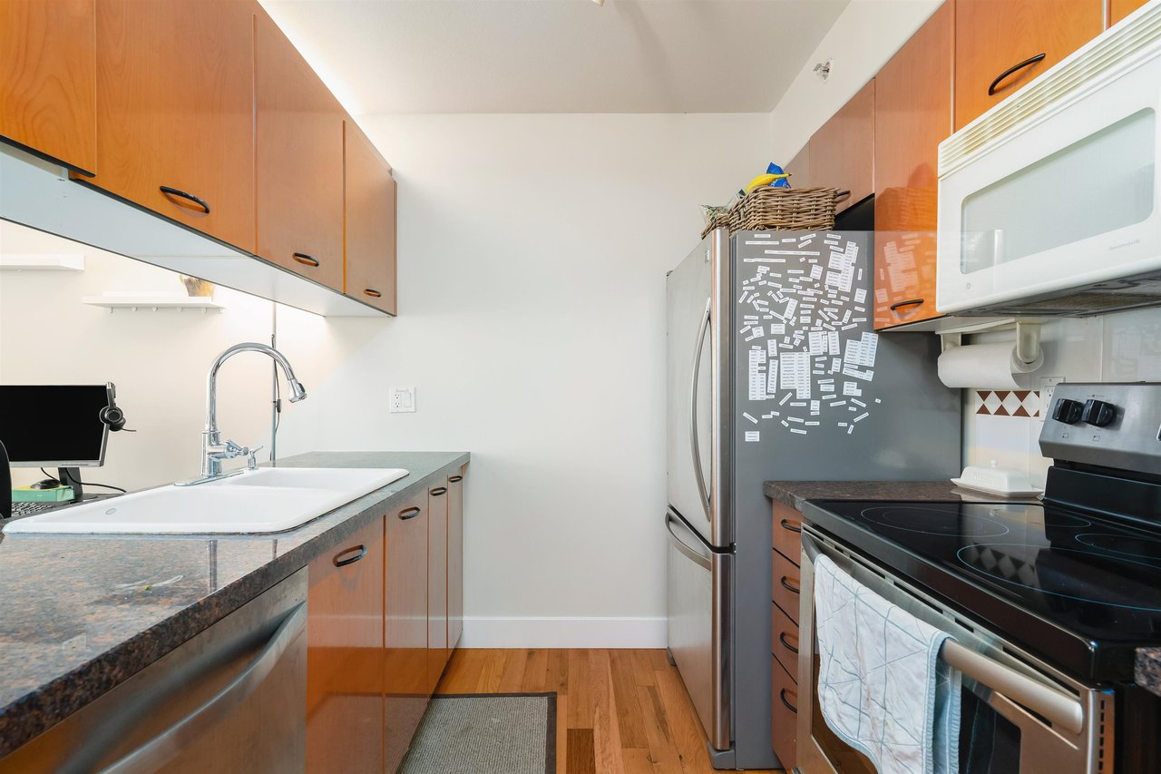 301-1818 W 6th Ave