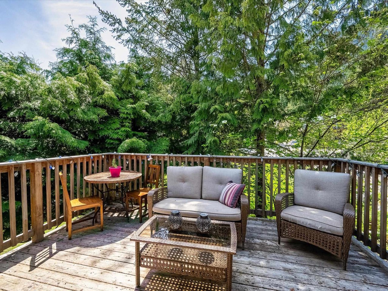 1349 Elmwood Dr