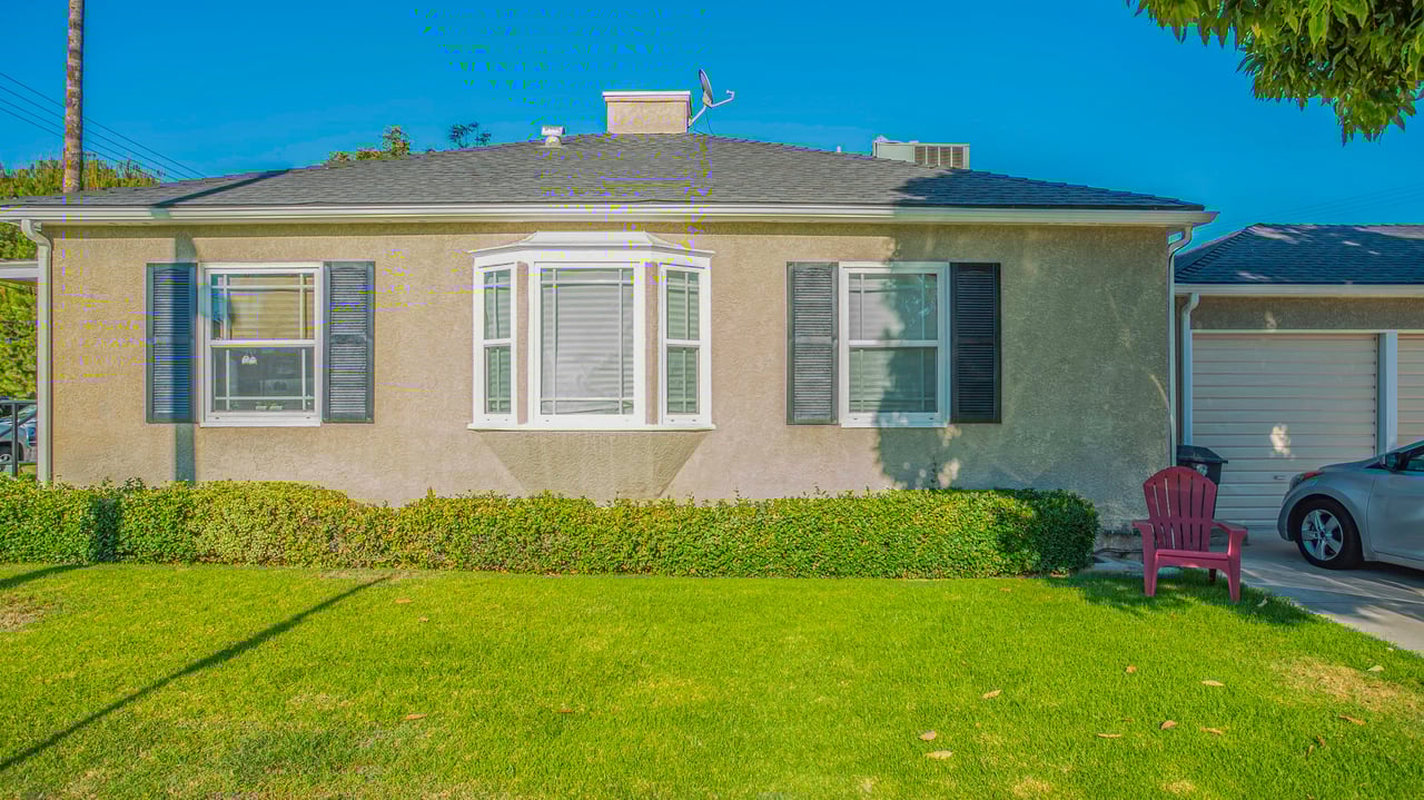 4-Plex in Prime Burbank Area with Great Upside Potential 