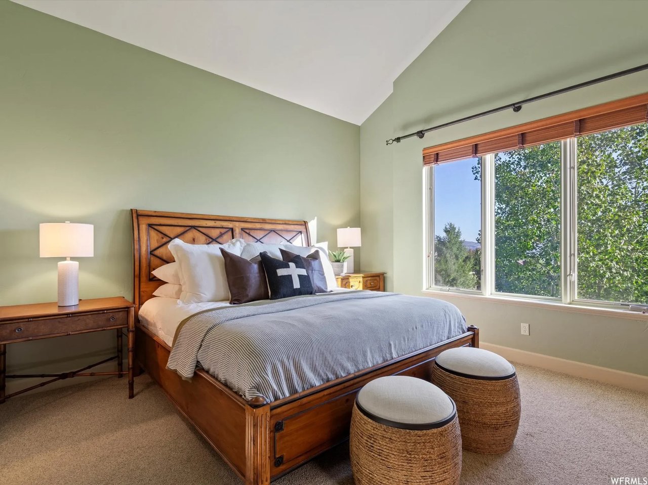 5823 E Elkhorn Dr