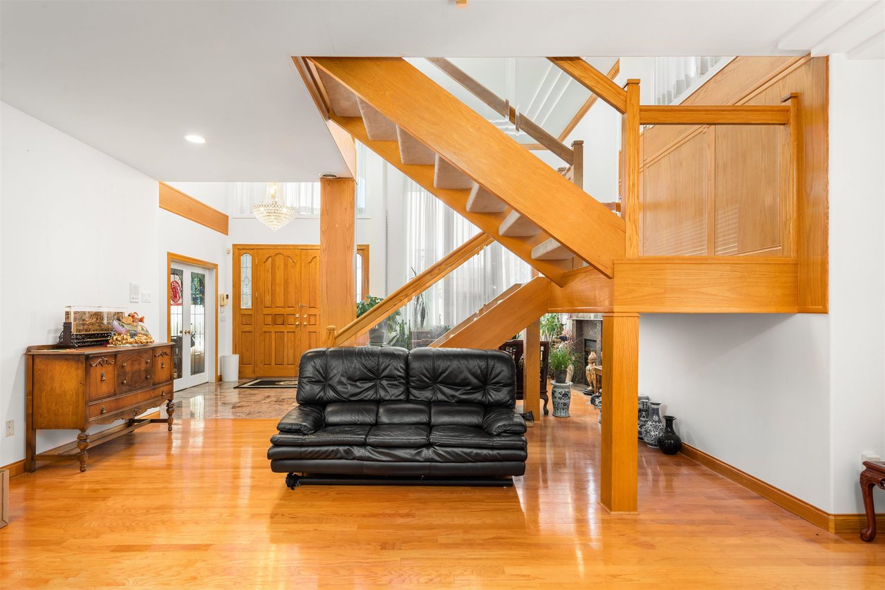 6160 Azure Rd