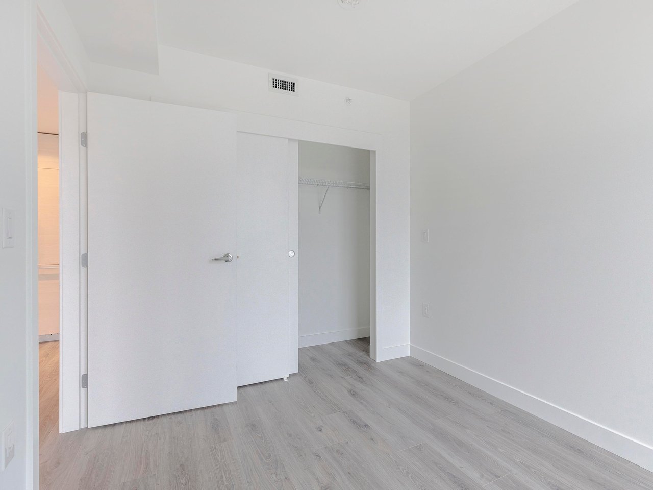 1106-8188 Fraser St