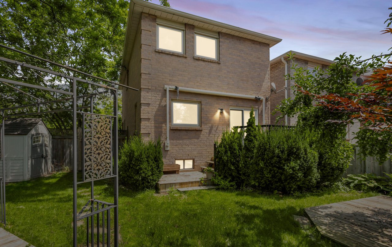 1308 Valerie Cres