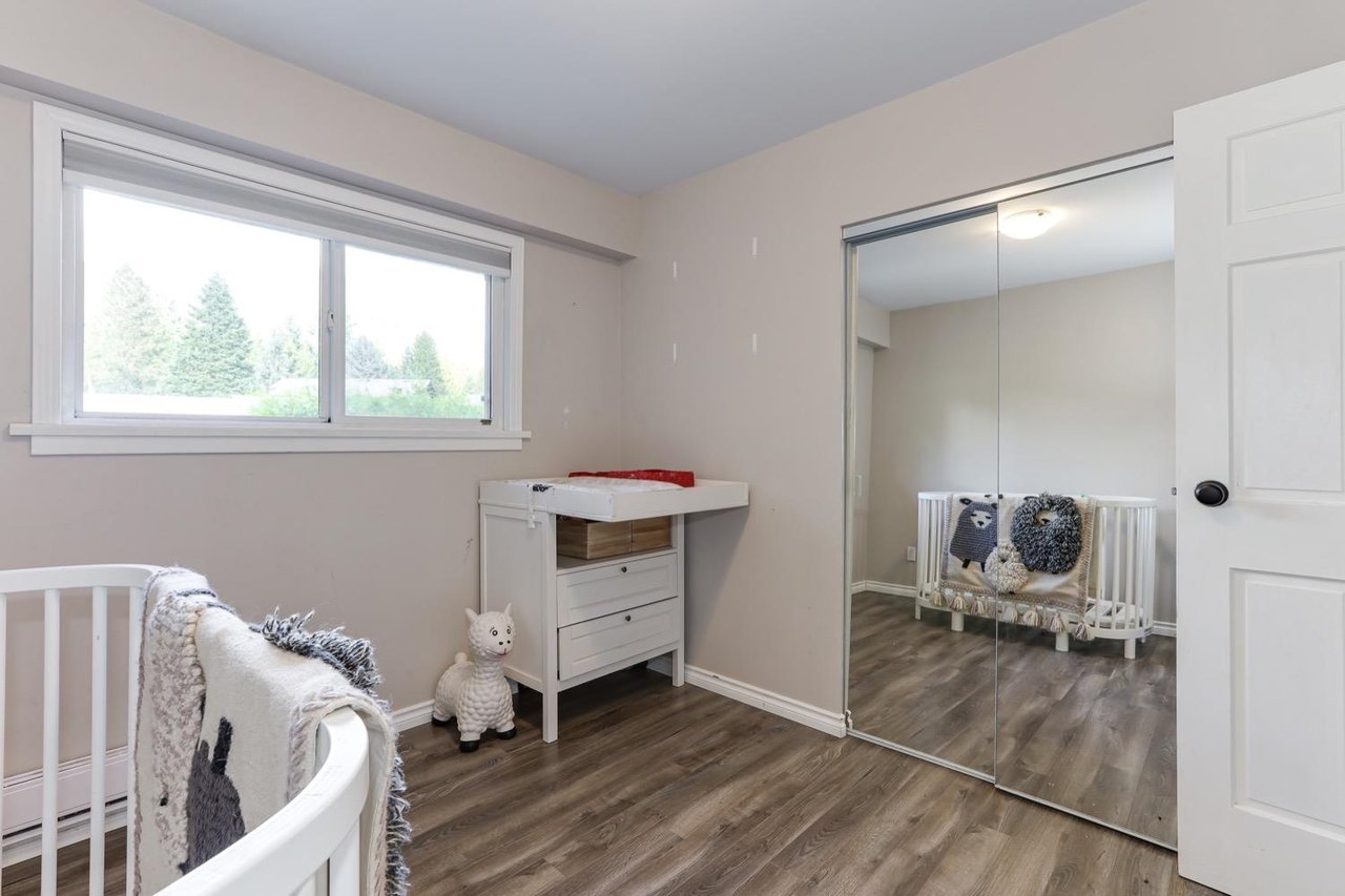2552 Jura Cres