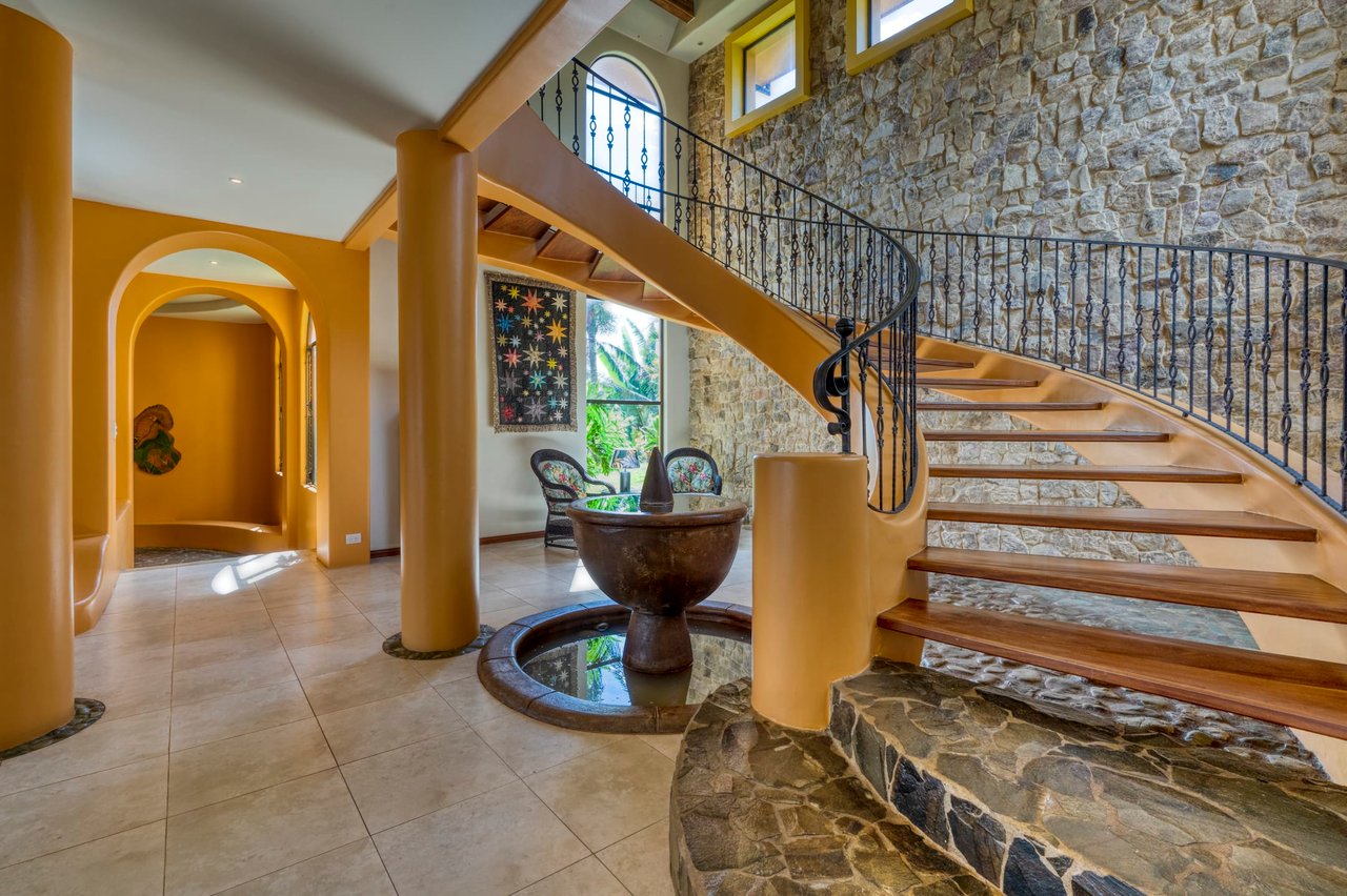 Luxury with Altitude 5 Bedroom Ocean & Mountain View Home 