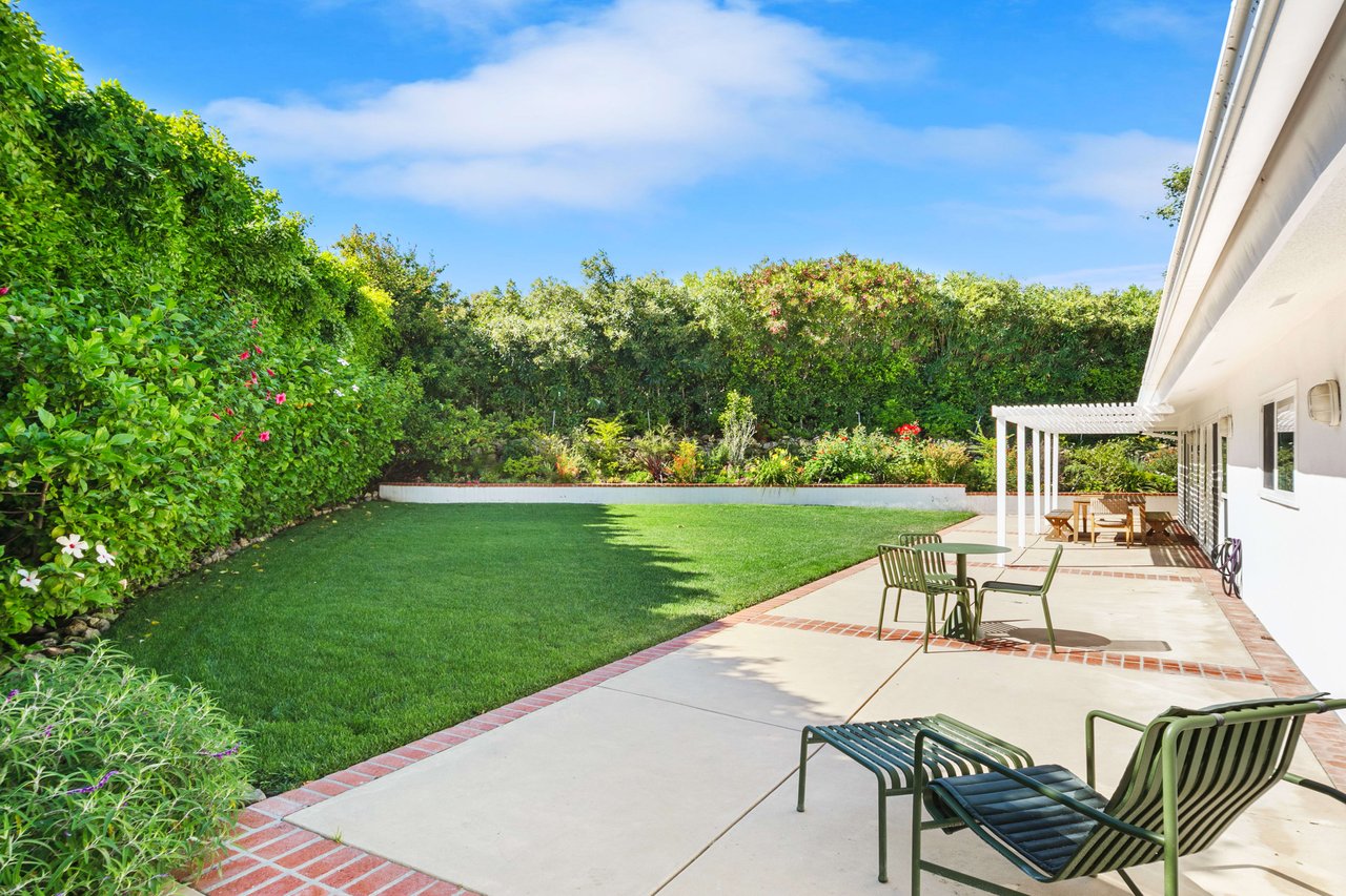 Beautiful Malibu West Home