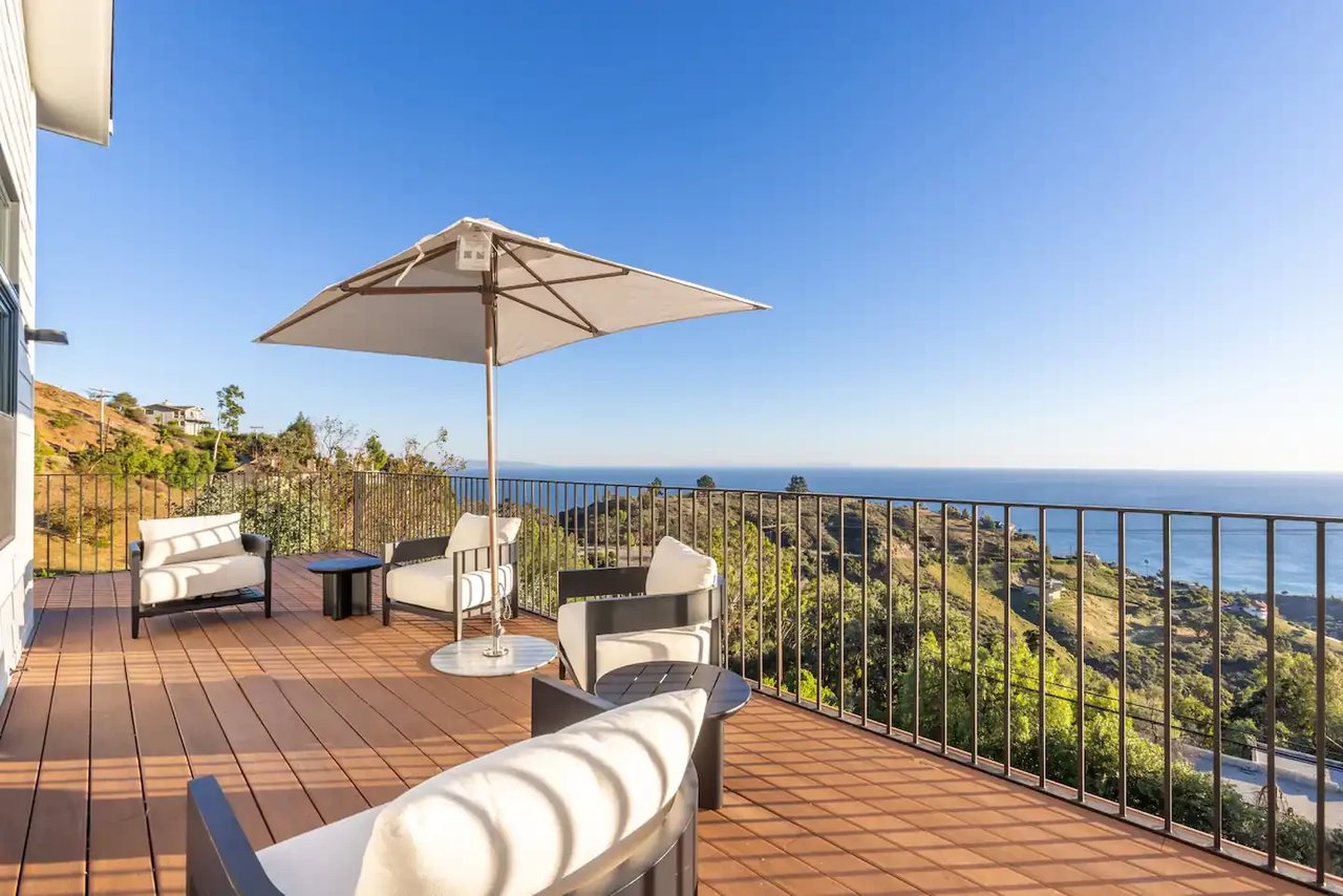 Entire Malibu Estate, 2 Hot tubs, Guest house