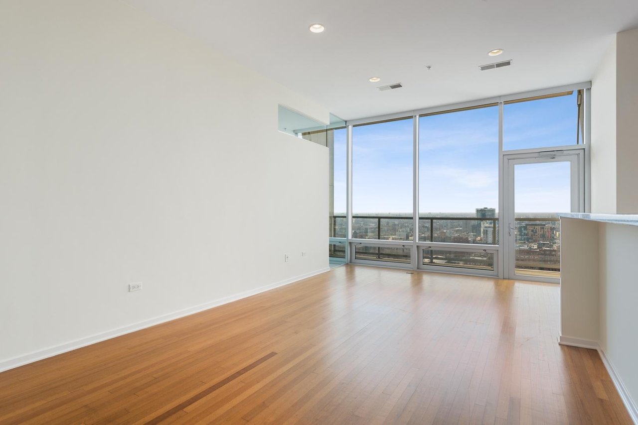 500 W SUPERIOR  Street, Unit 1801