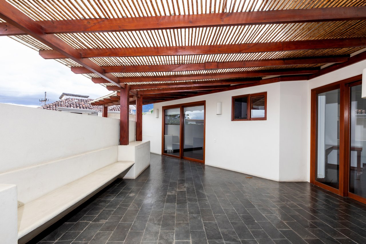 Modern Rented Estate, Escazu, San Jose