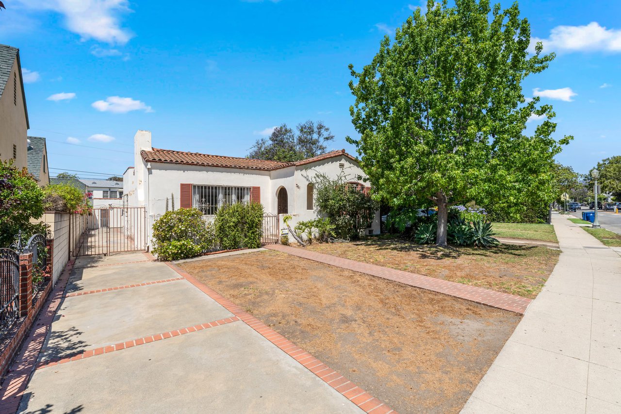 361 S Bundy Dr