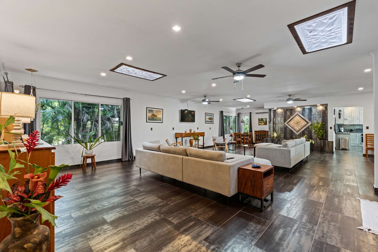 Casa de Palmas | Beautiful gated community just 5 min. to the beach!