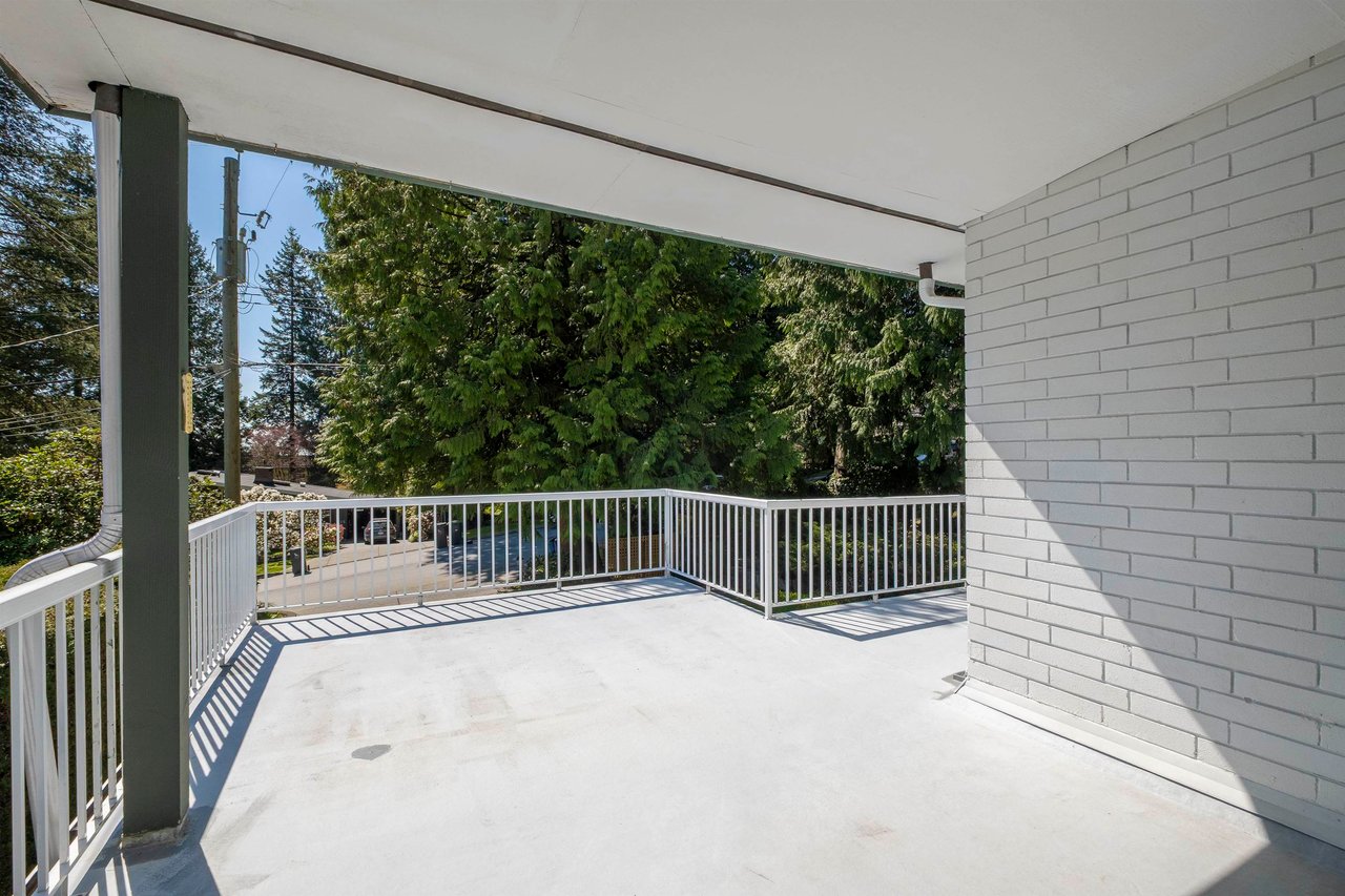 646 E Windsor Rd