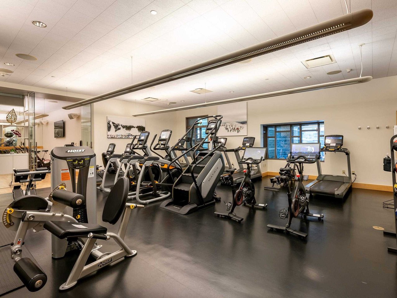 557-4591 Blackcomb Wy