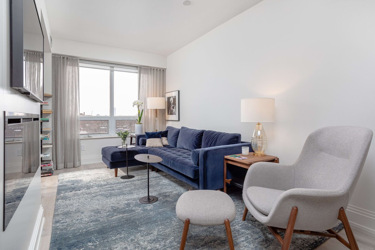 Yorkville Boutique Renovated Suite