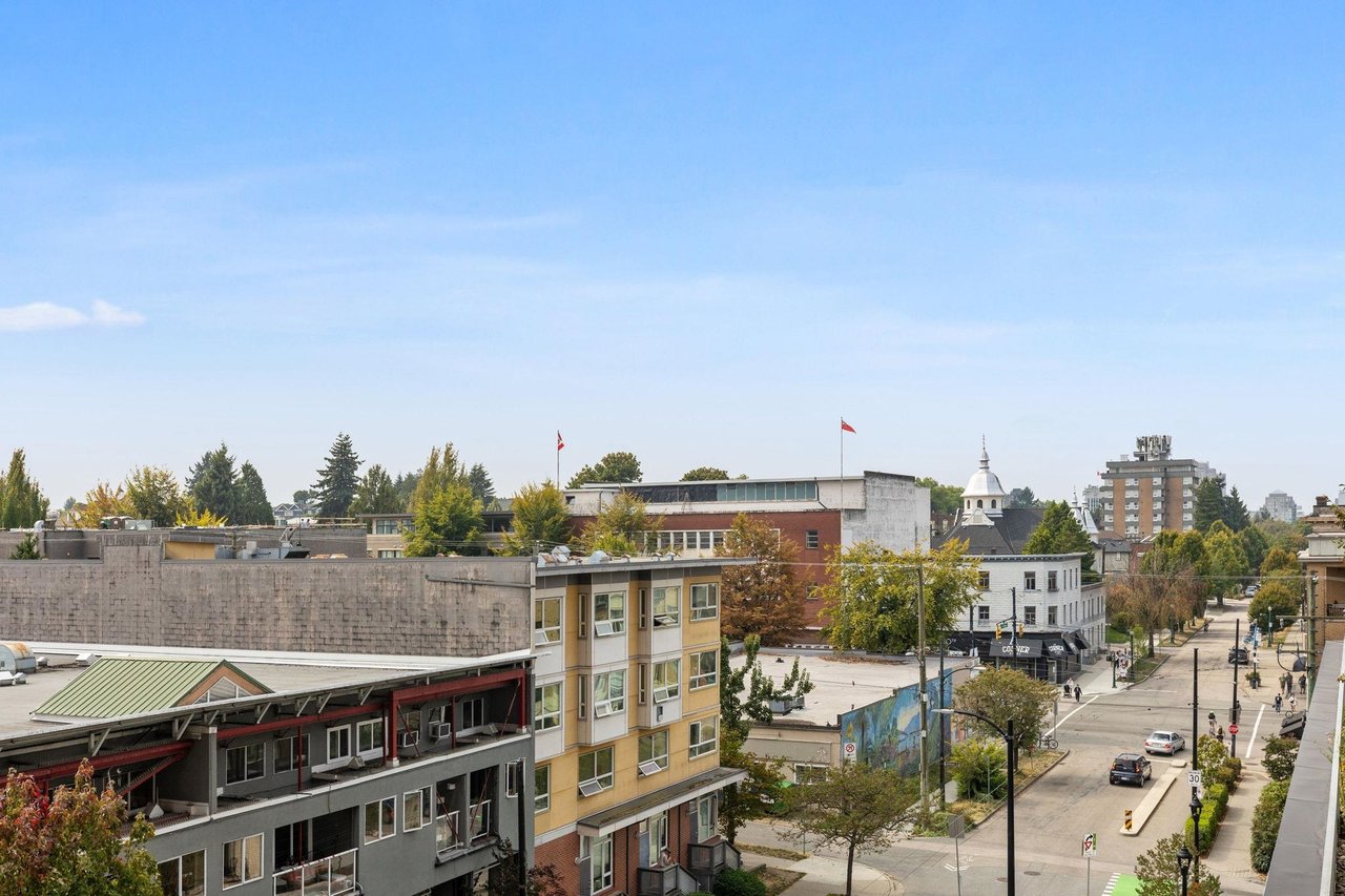 509-285 E 10th Ave