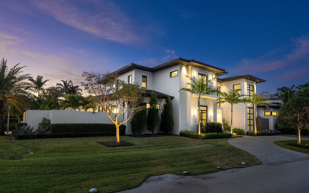 800 Seagate Dr