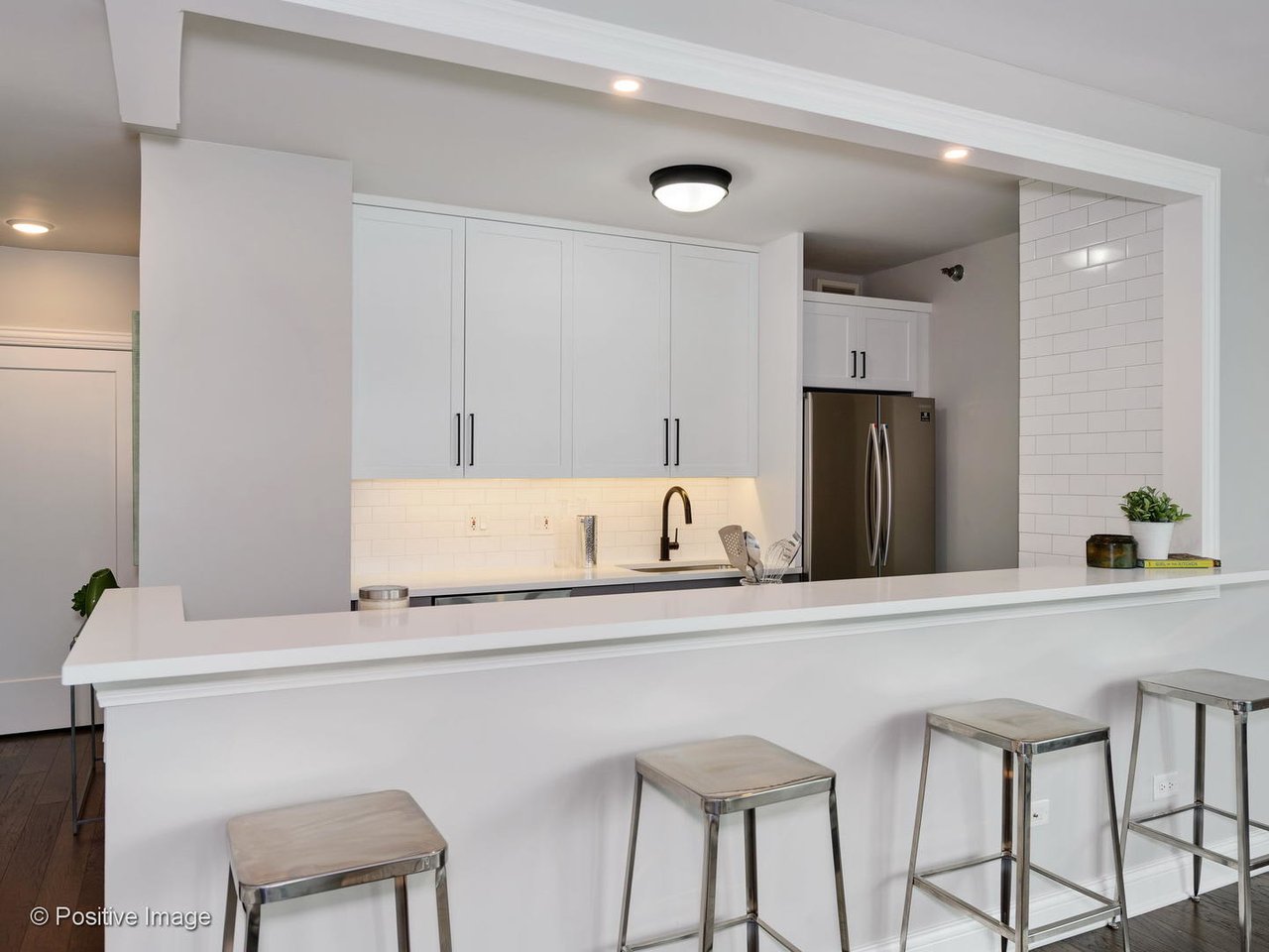 400 N Lasalle St, #2702