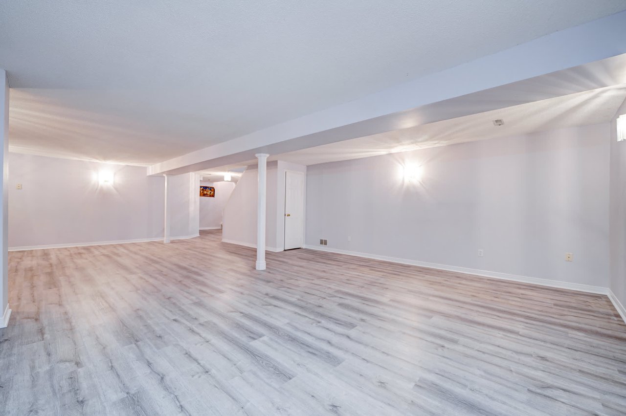 2184 Lumberman Lane