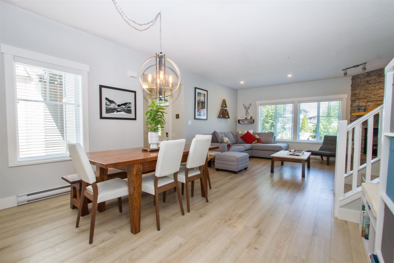 11-1800 Mamquam Rd