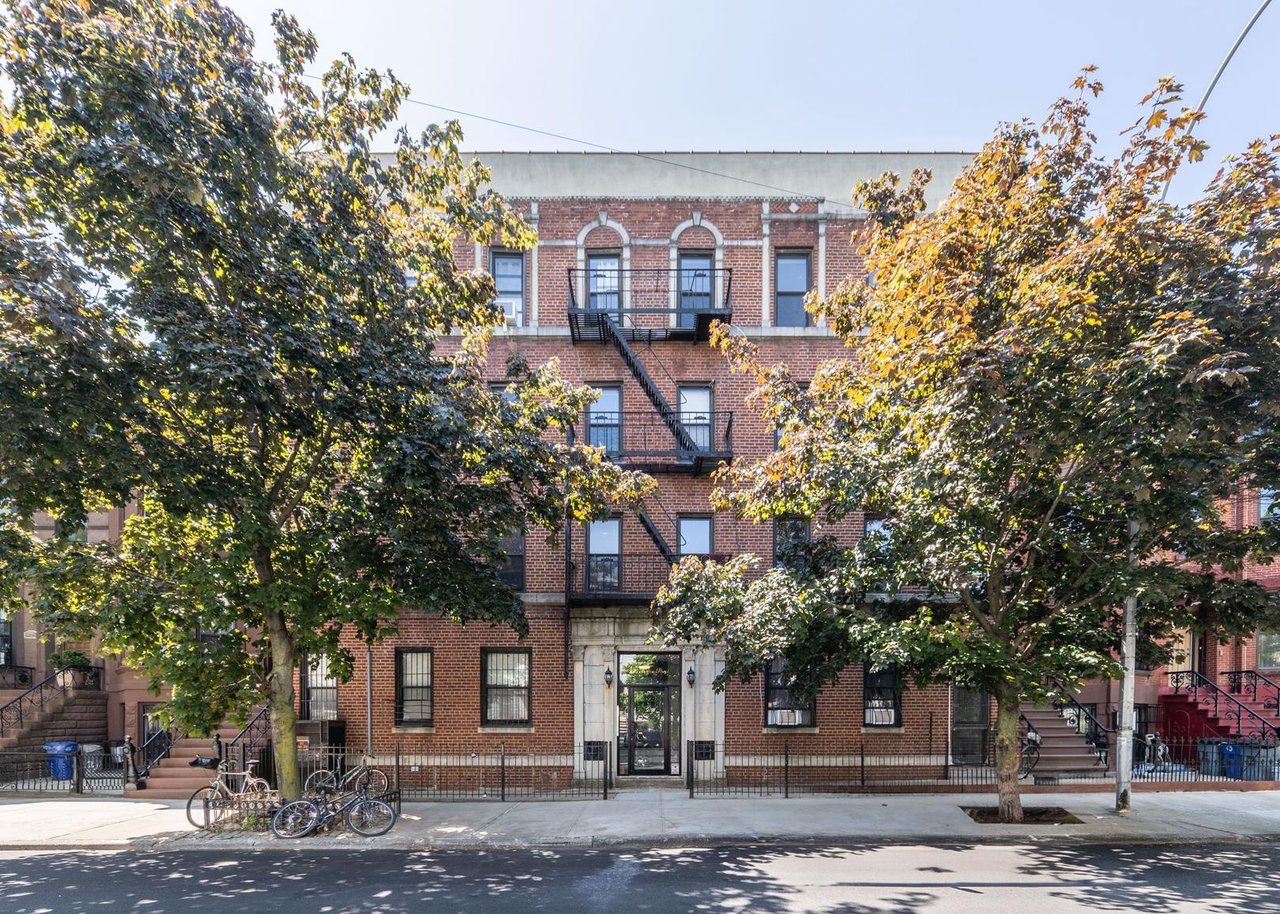 216 Macon Street, Apt 1