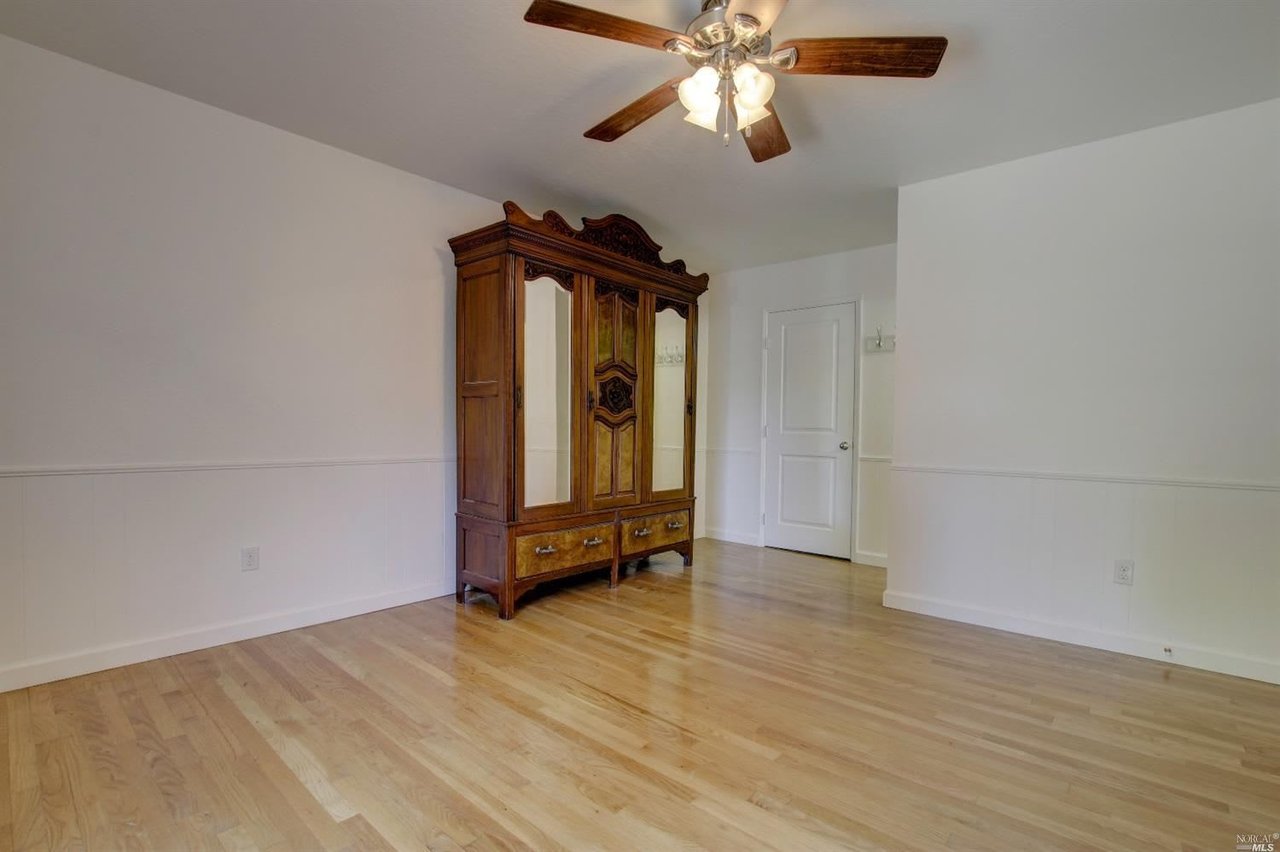 1617 Caulfield Ln