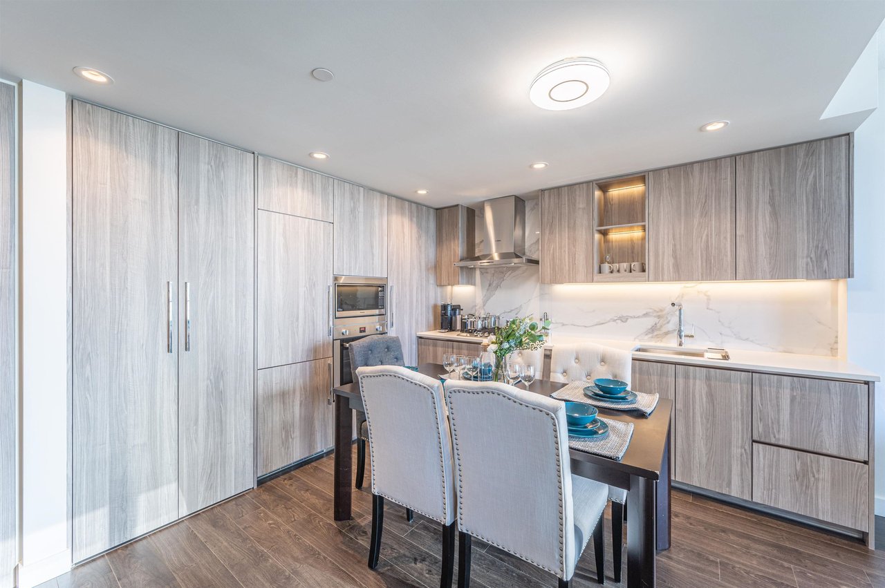 1206-9887 Whalley Blvd