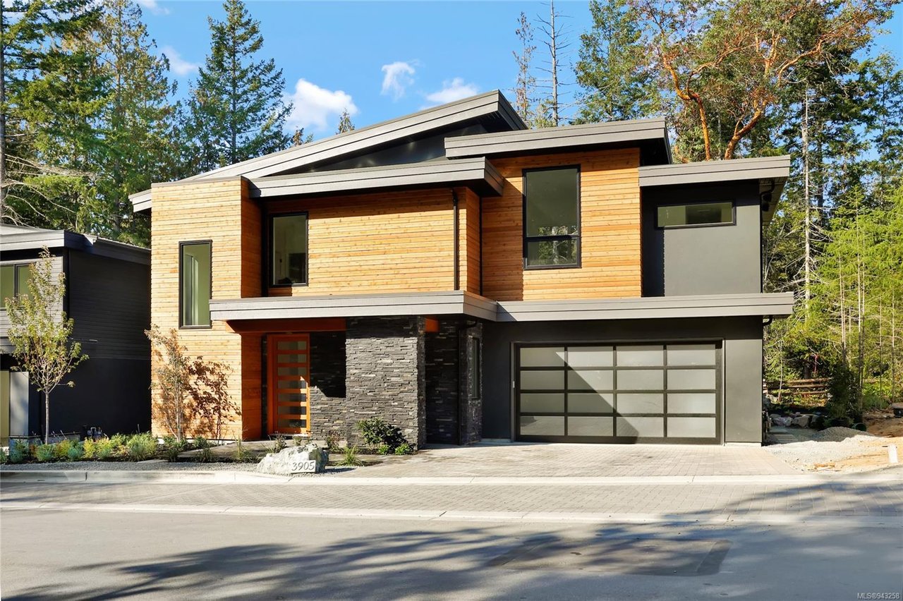 3905 Olympian Wy
