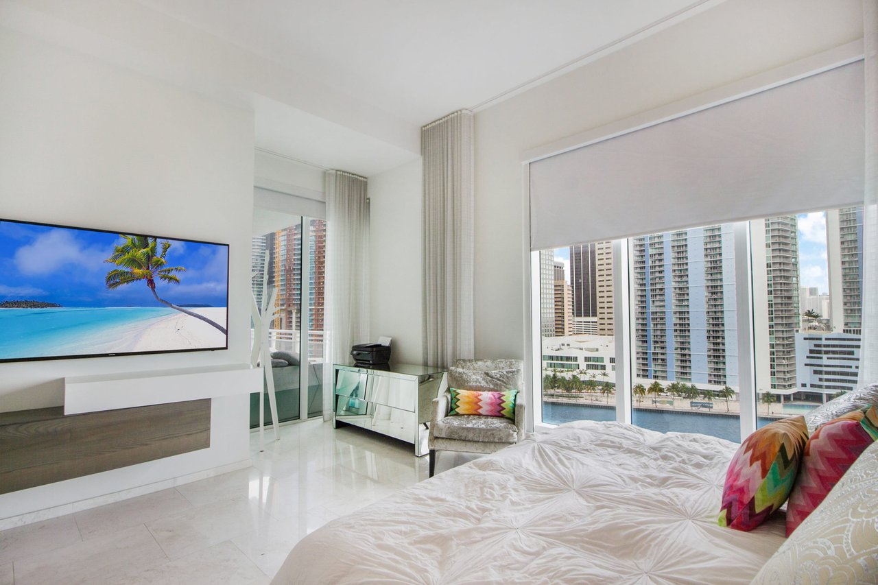 900 Brickell Key Boulevard Unit: 1102