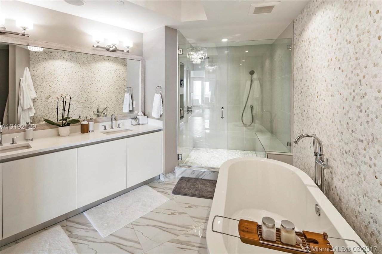 1200 Hillsboro Mile, #1206