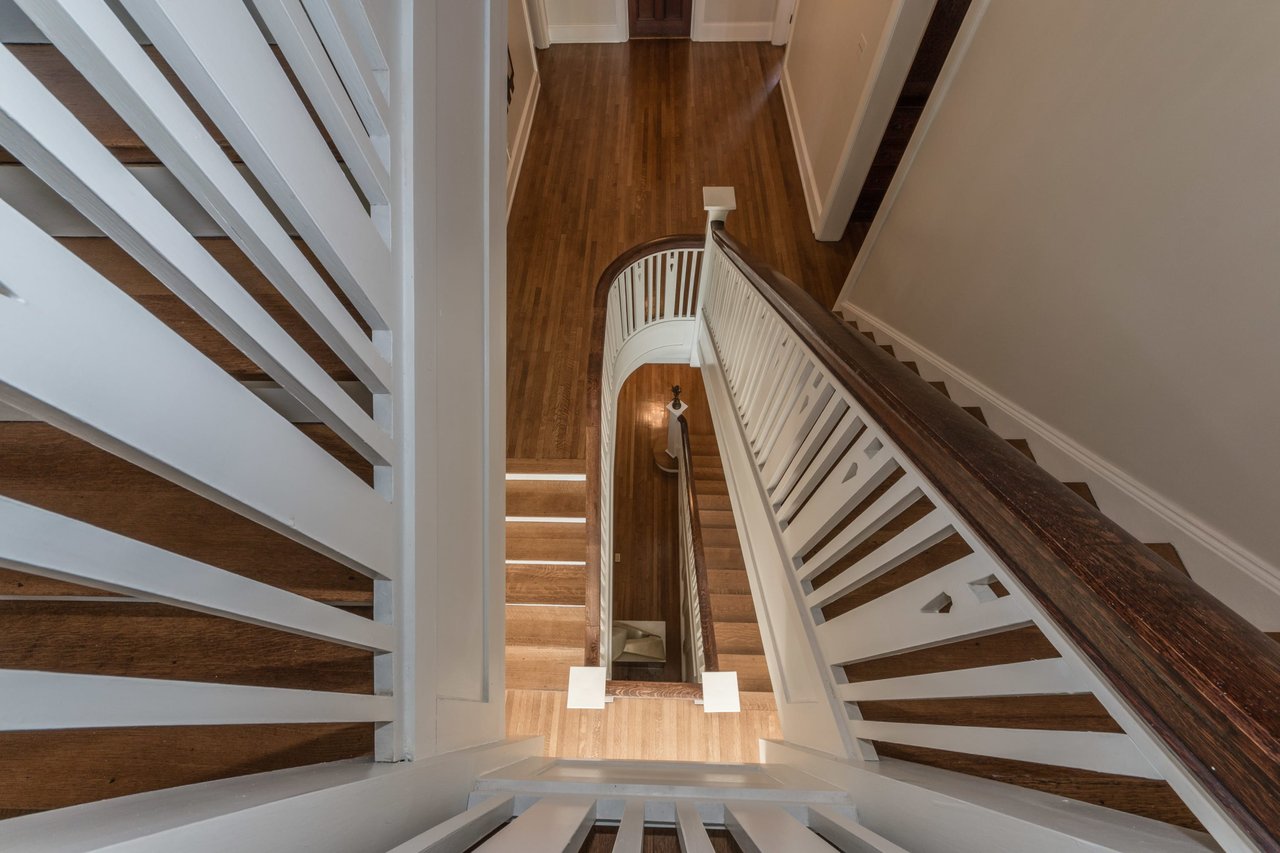 A CWE Historic Home on Cobblestone Pershing Place