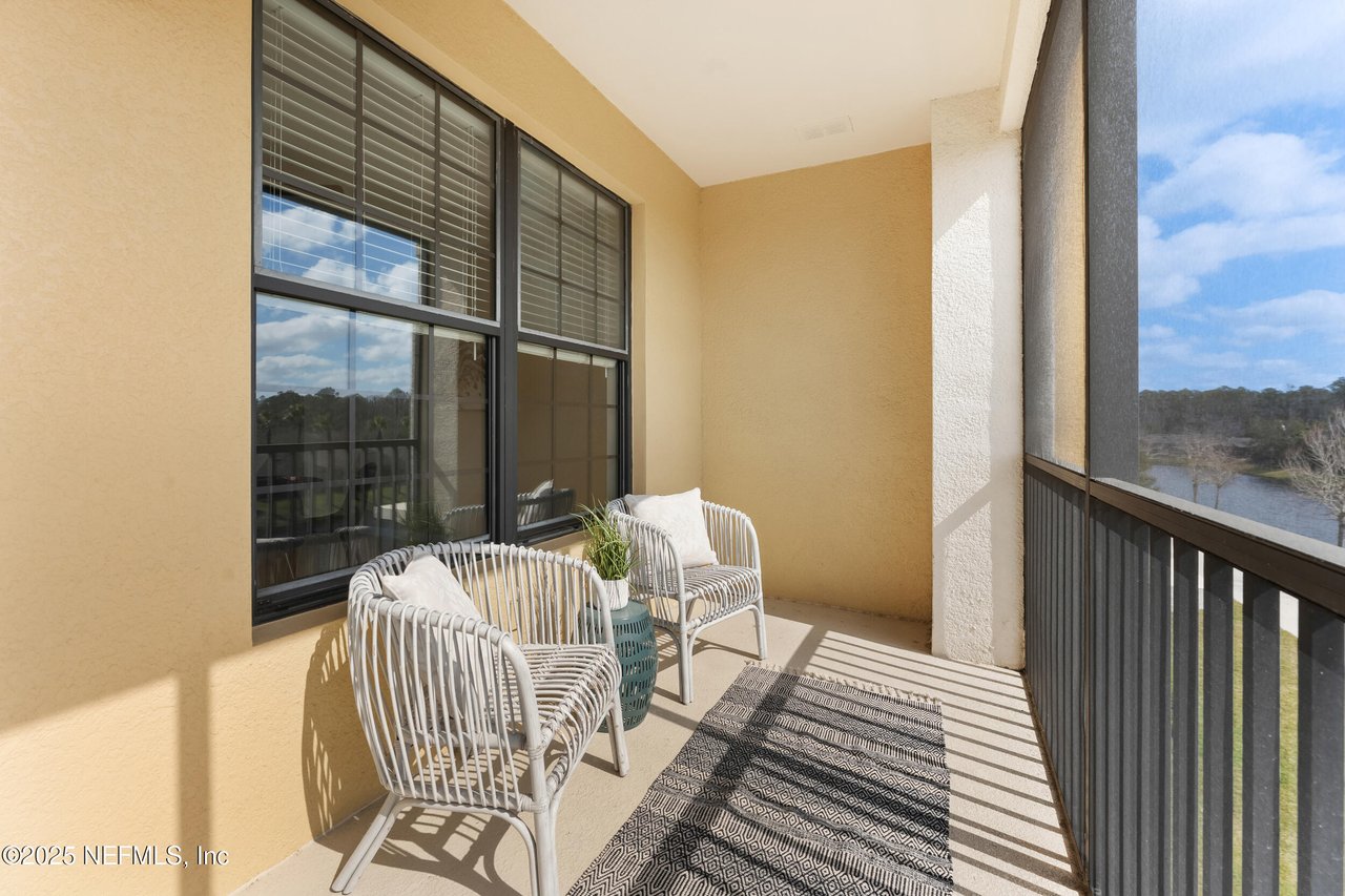 192 ORCHARD PASS Avenue 536- CORNER UNIT