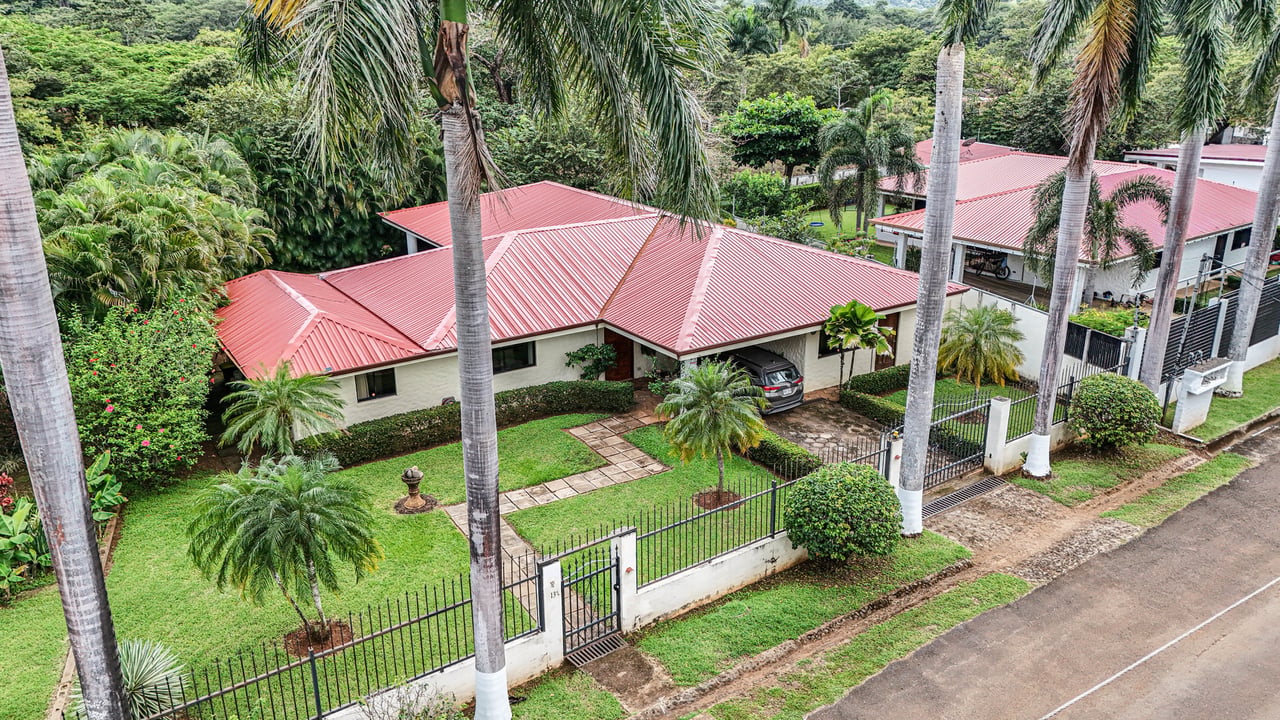 Single Story Family Home, Papagayo, Guanacaste