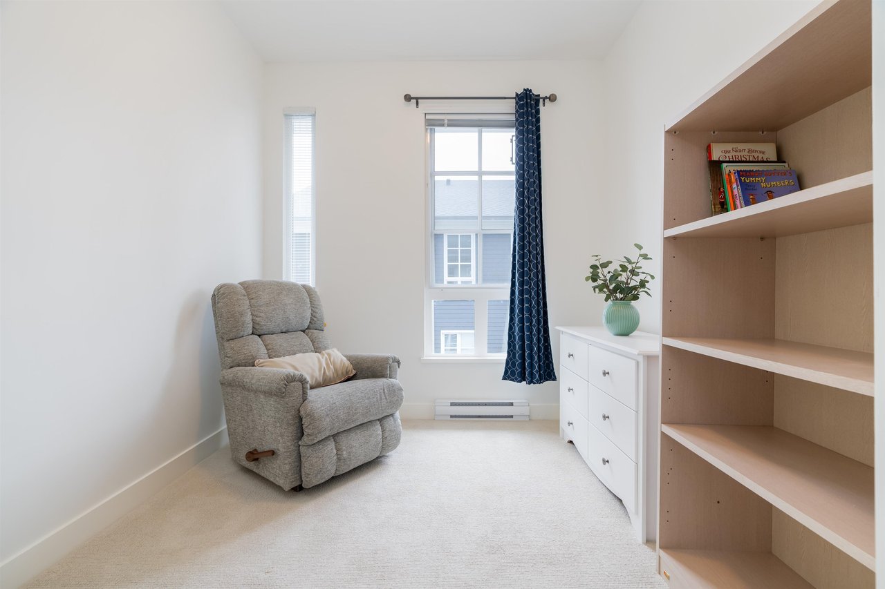 132-528 Foster Ave