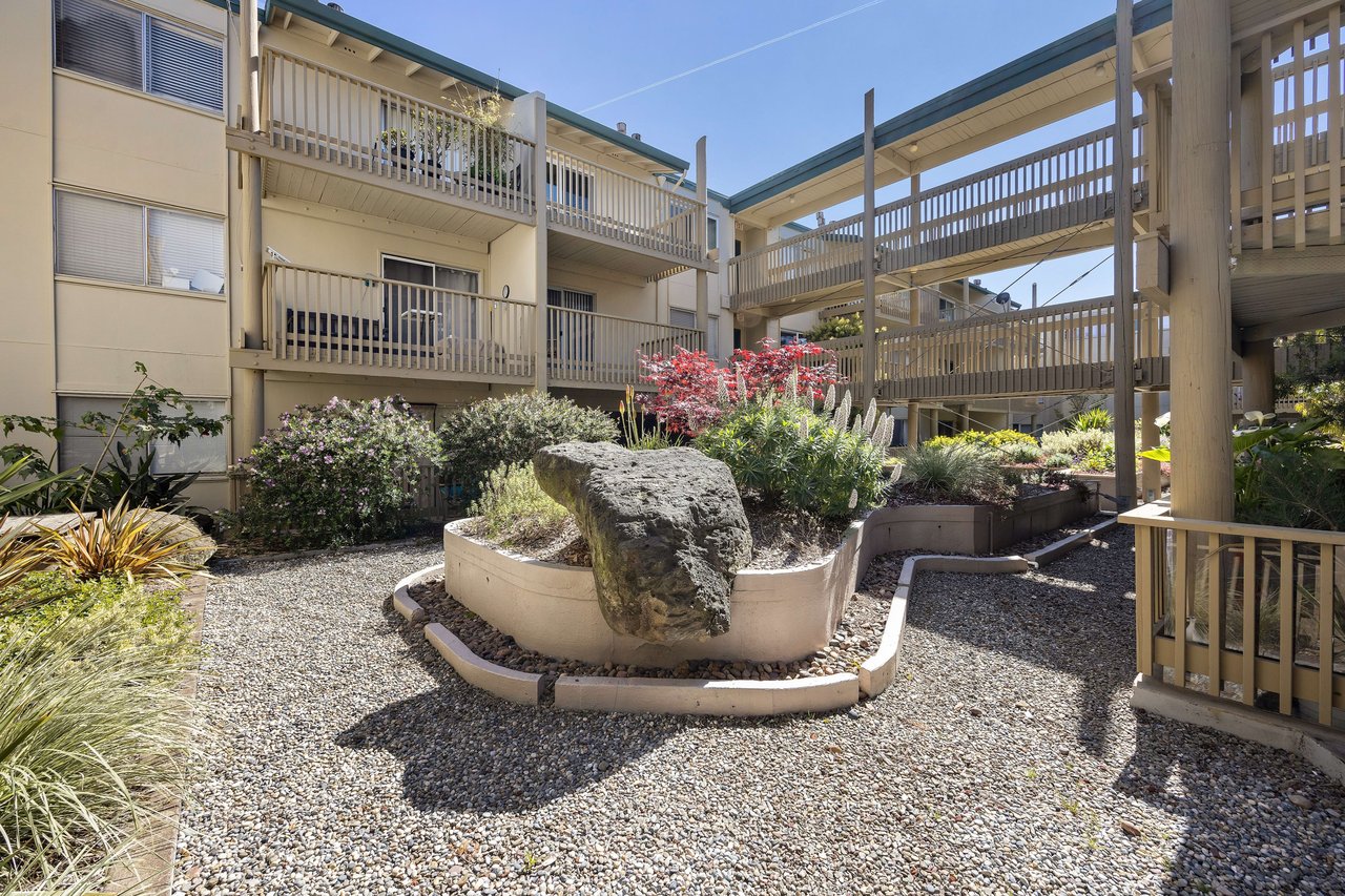 397 Imperial Way #210, Daly City